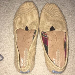 Straw toms - new